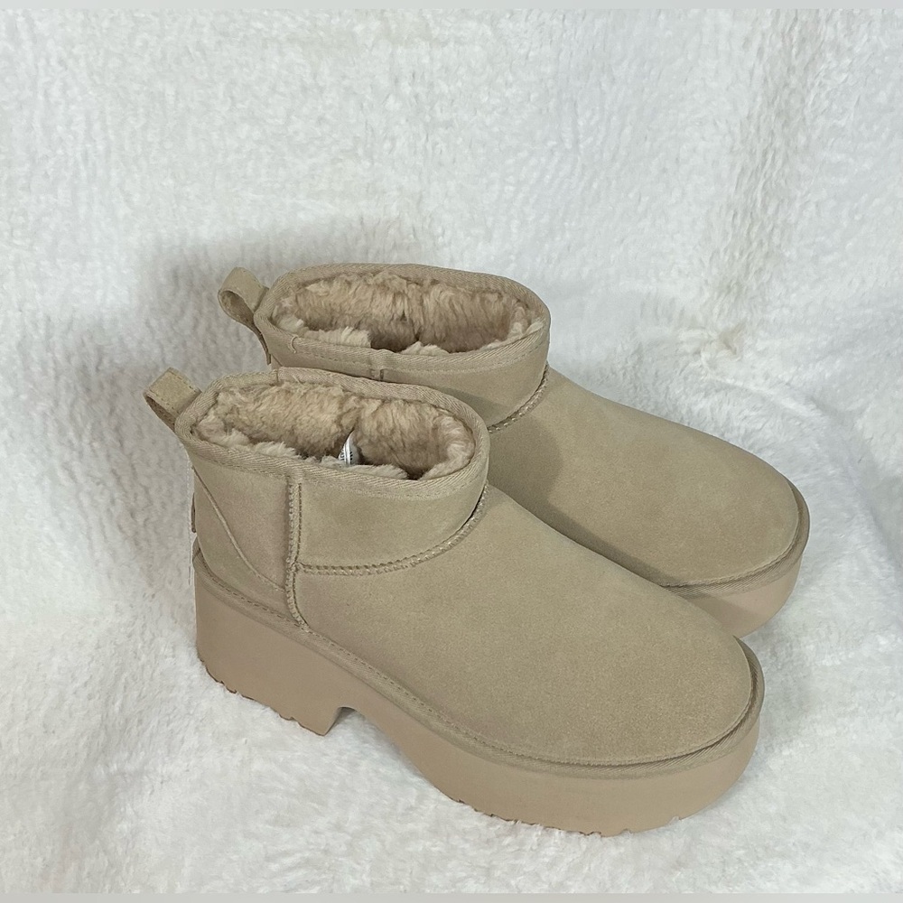 UGG Women's Tan Winter Boots Mini - Picture 5 of 8